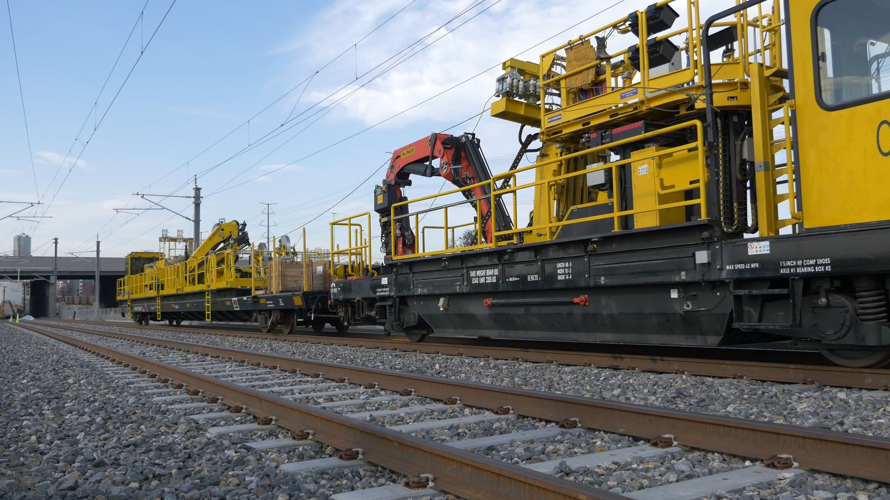 Wire train for overhead wire installation