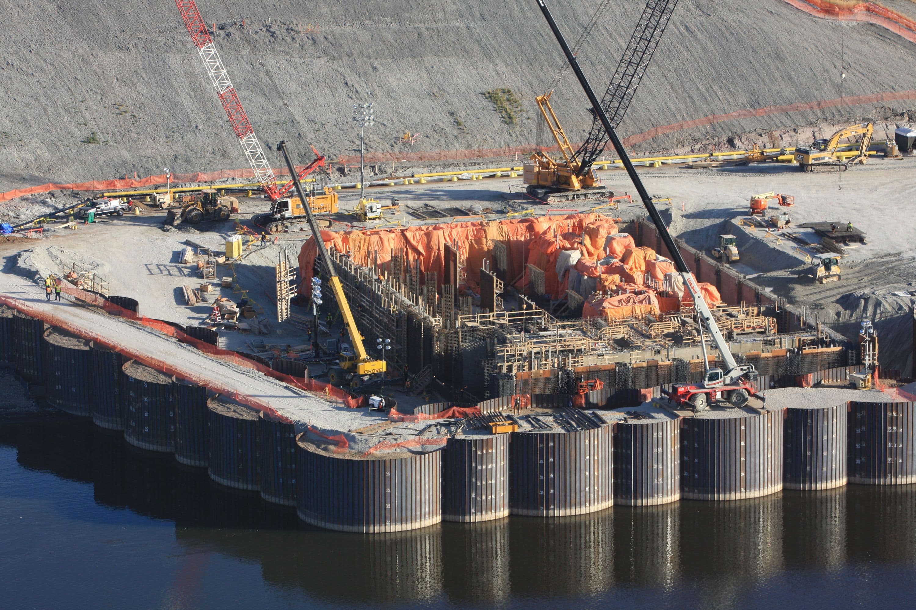 River water intake cofferdam engineering and construction